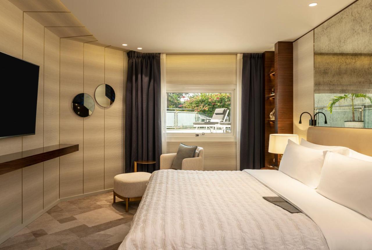 Premium Suite Larger Suite Garden View Executive Lounge Access