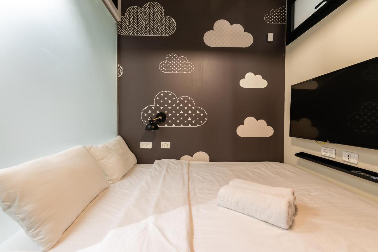 Double Capsule Private Bathroom
