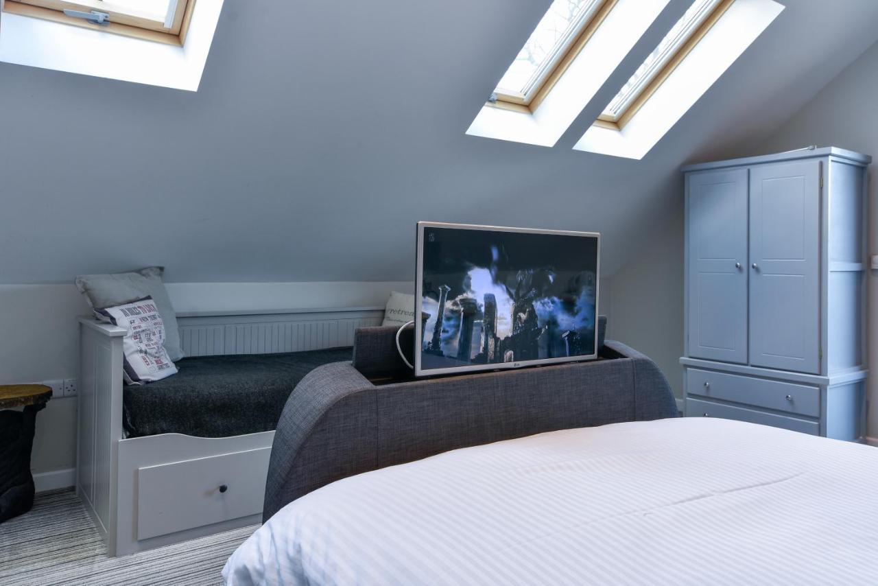Deluxe Family Room