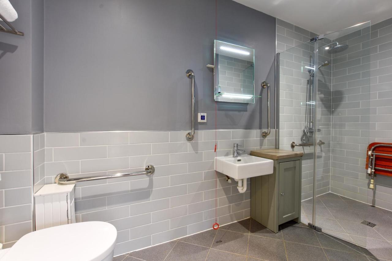 Double Room Disability Access wet Room Ensuite