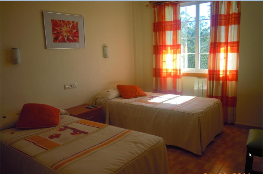 Quarto com Cama de Casal ou 2 de Solteiro