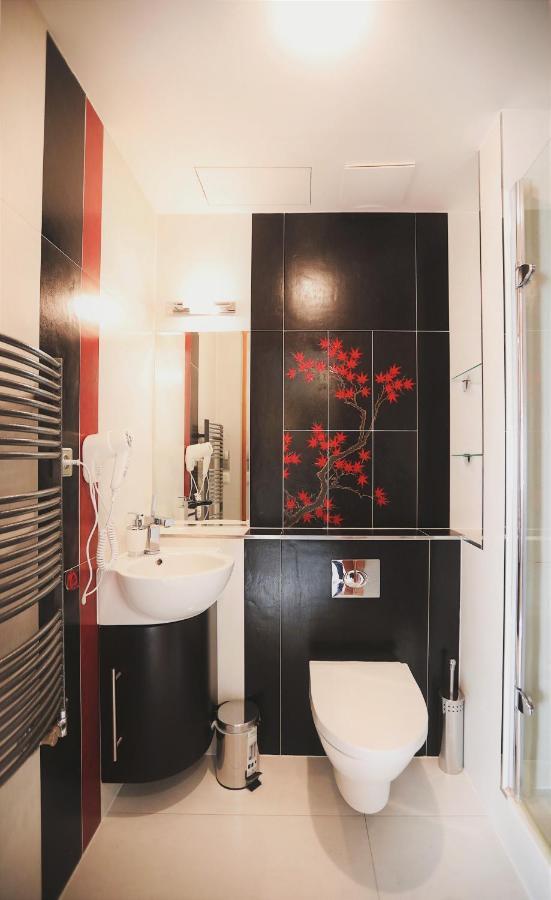 Two Room Apartment
