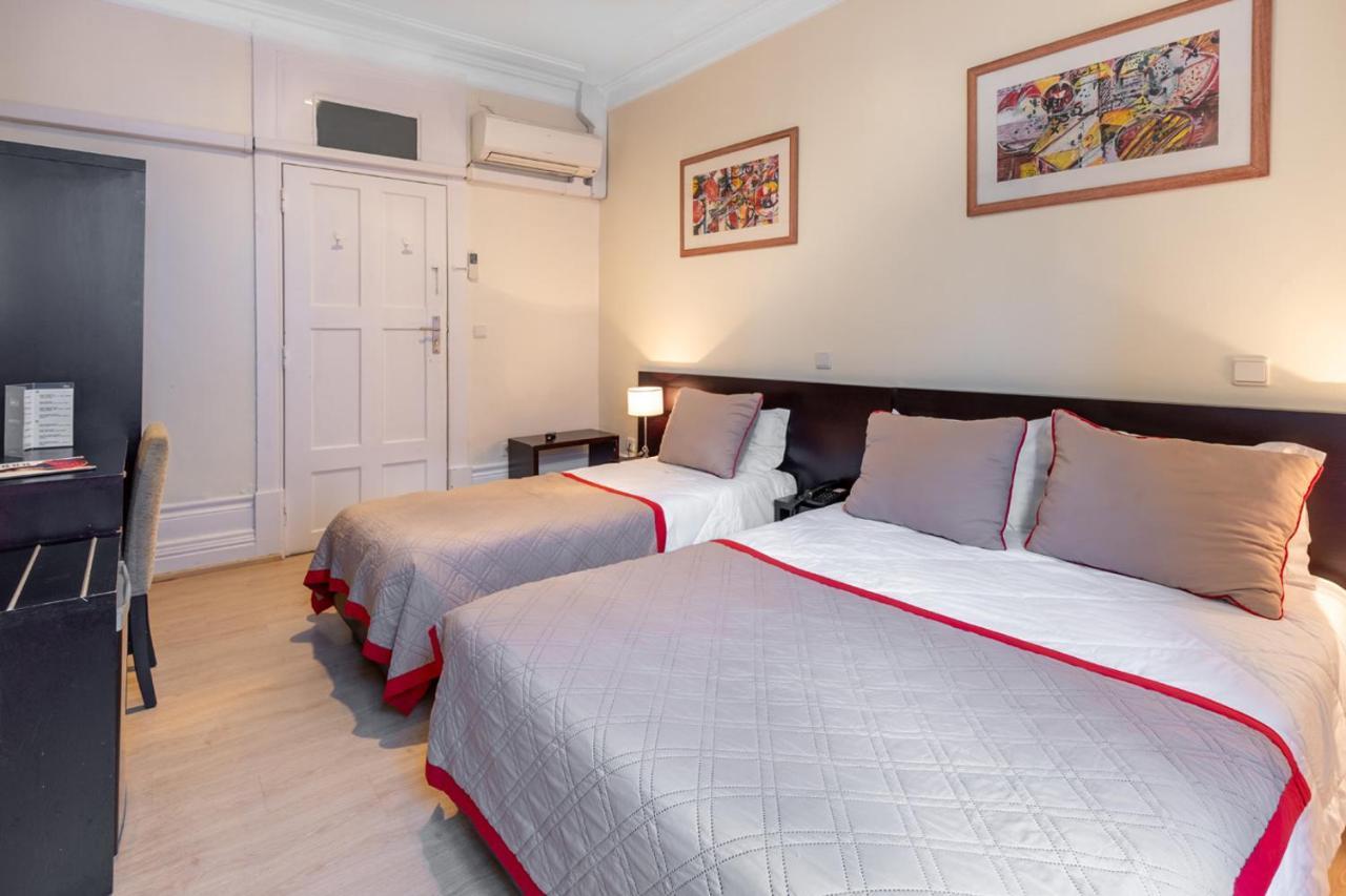 Quarto Duplo com Cama Extra