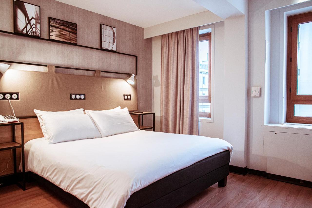 Quarto Standard com 1 Cama de Casal