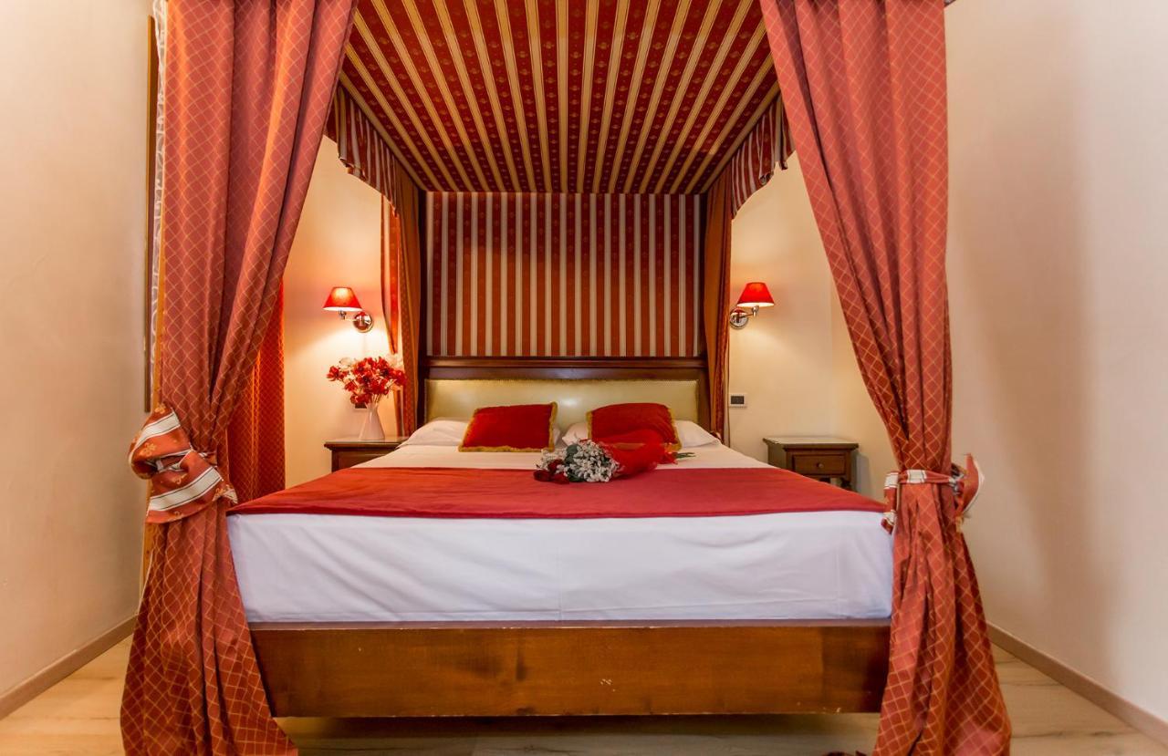 Superior Double Room Canal View