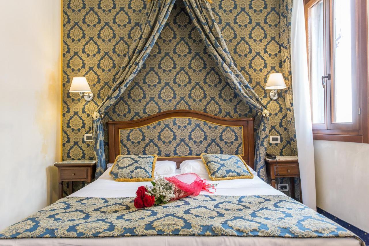 Superior Double Room Canal View