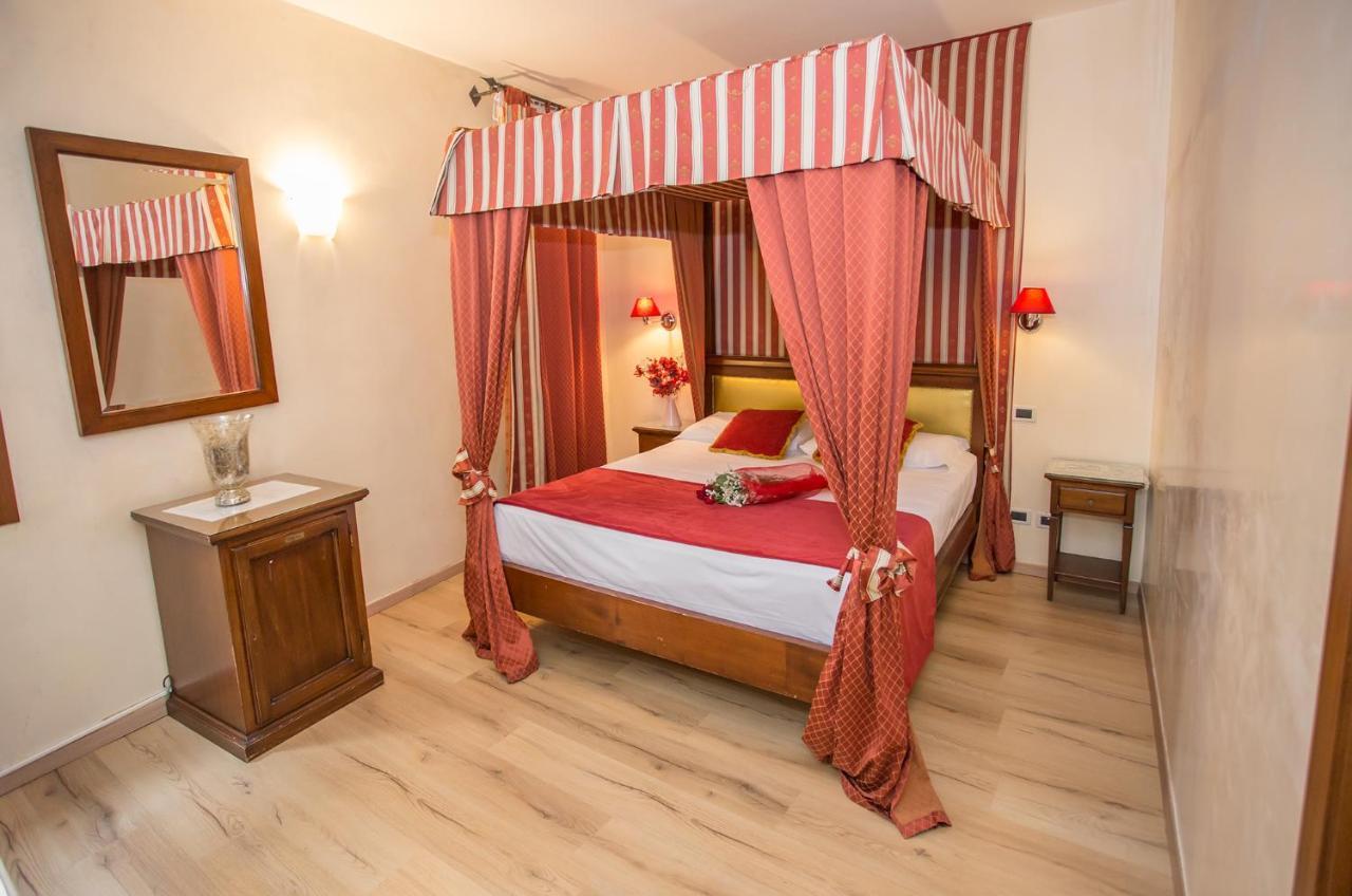 Superior Double Room Canal View