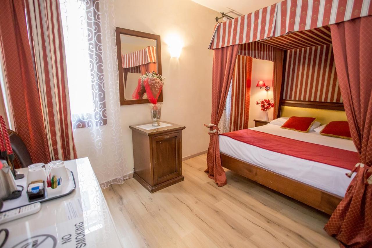 Superior Double Room Canal View
