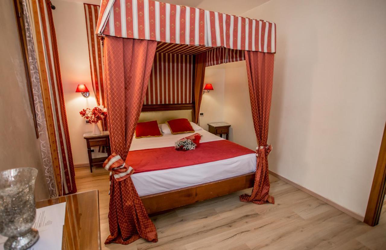 Superior Double Room Canal View