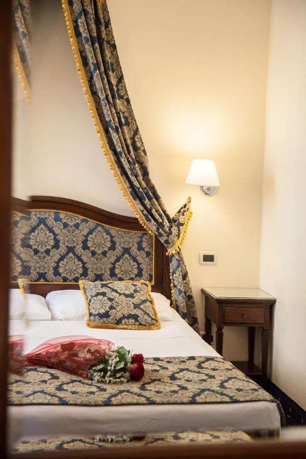 Superior Double Room Canal View