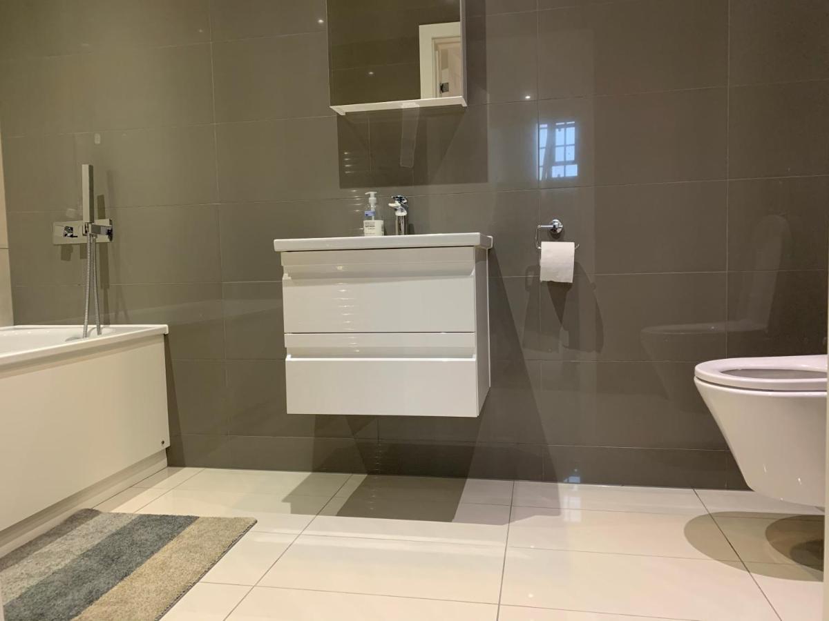 Single Room with Shared Bathroom