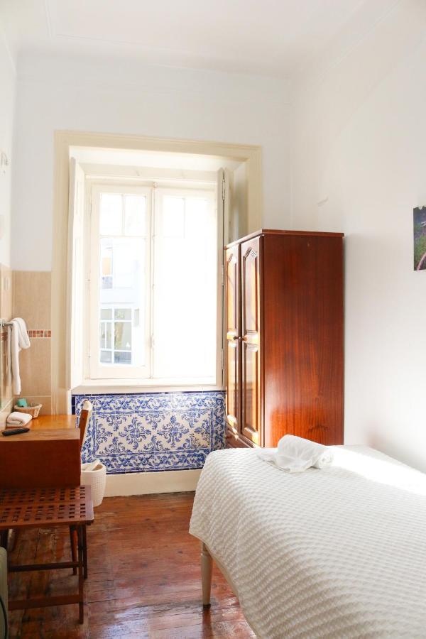 Quarto Individual com Banheiro Compartilhado