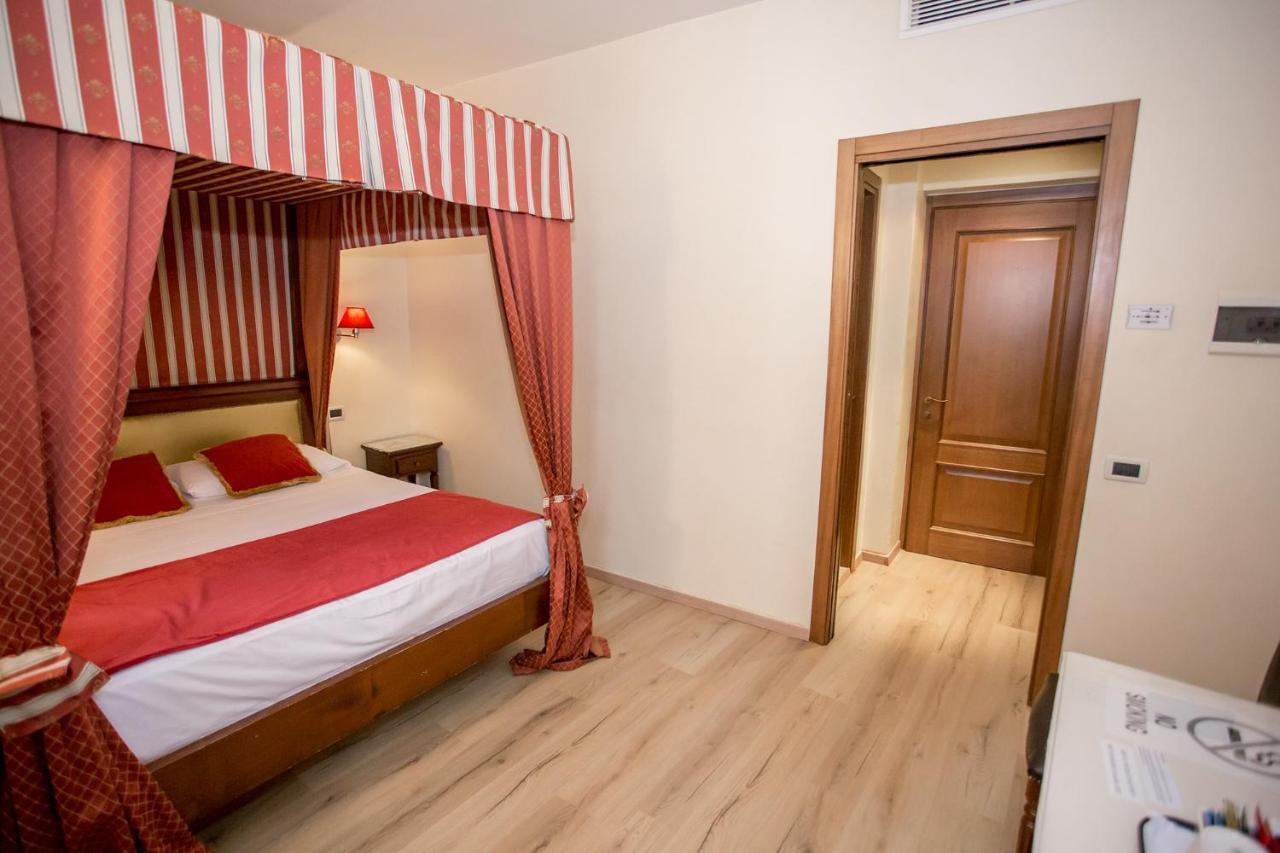 Superior Double Room Canal View