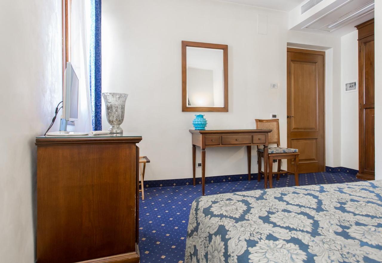 Superior Double Room Canal View