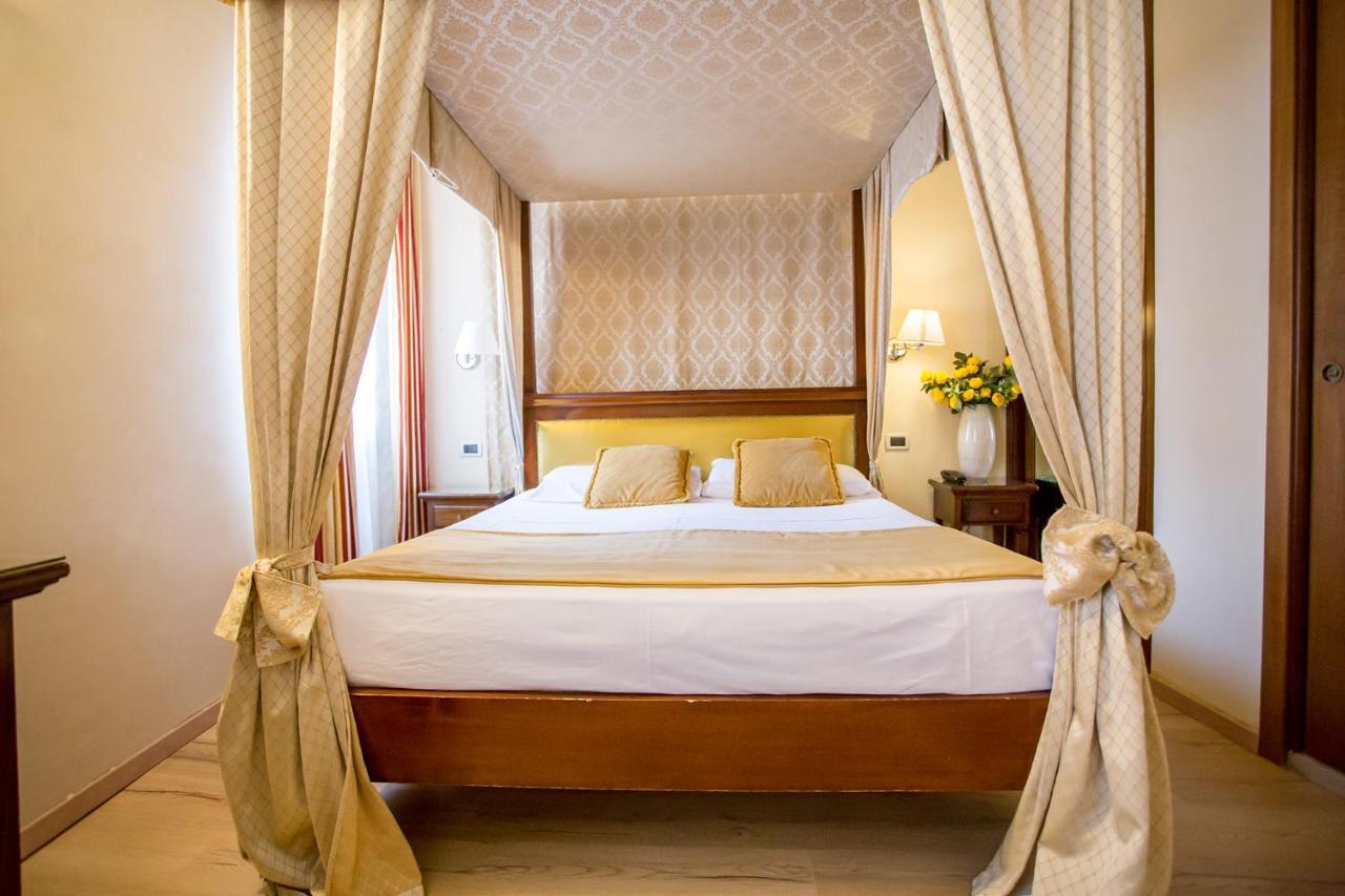 Superior Double Room Canal View