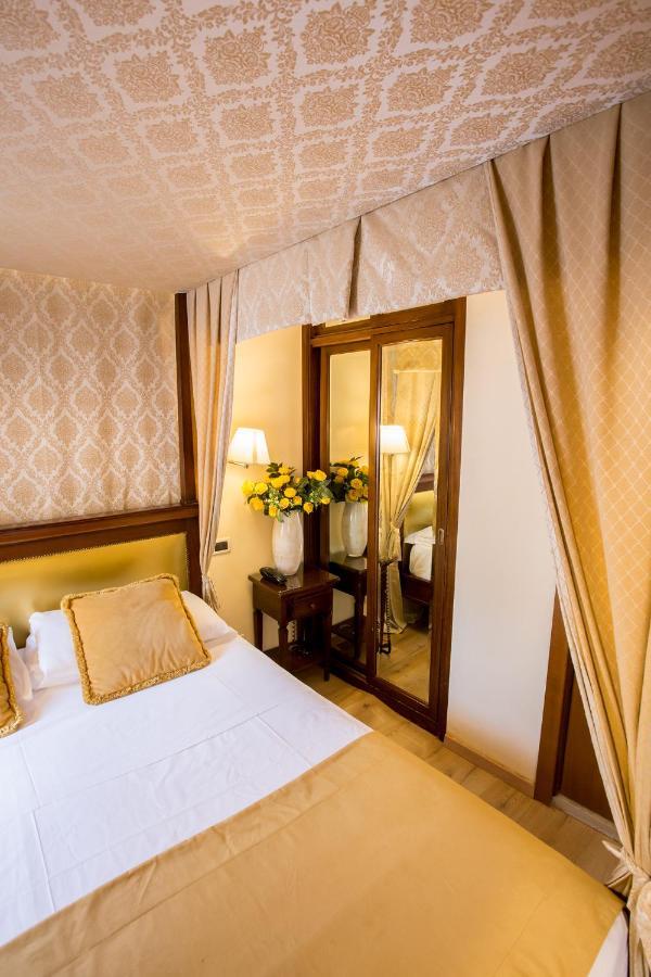 Superior Double Room Canal View