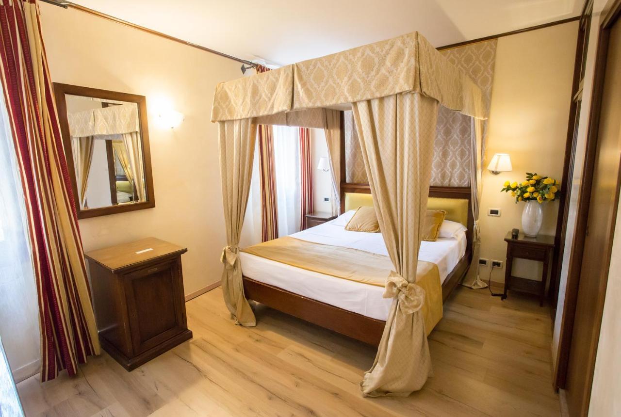 Superior Double Room Canal View