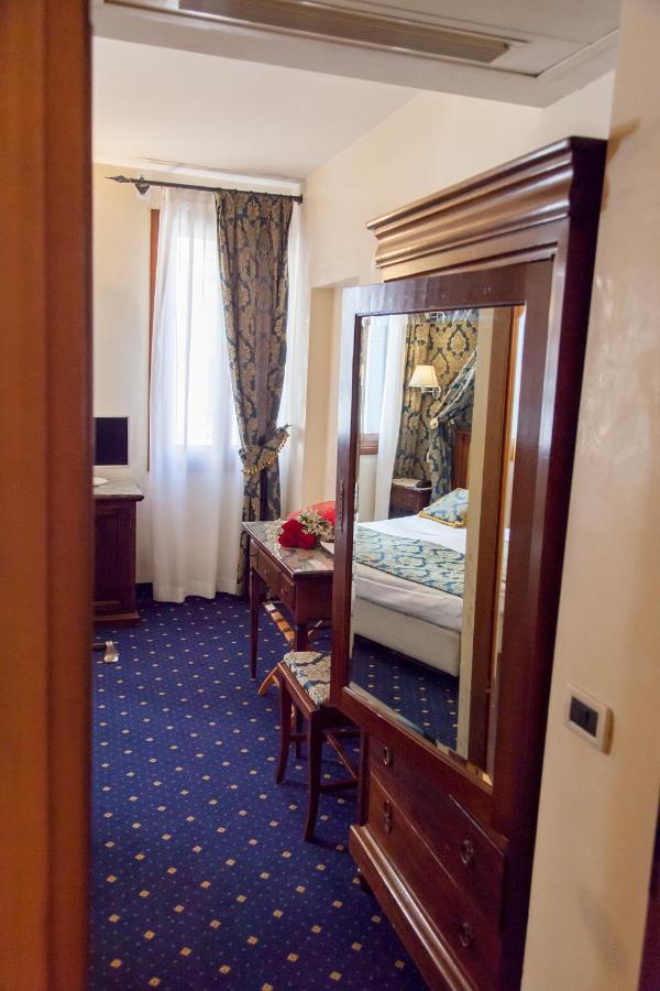 Superior Double Room Canal View