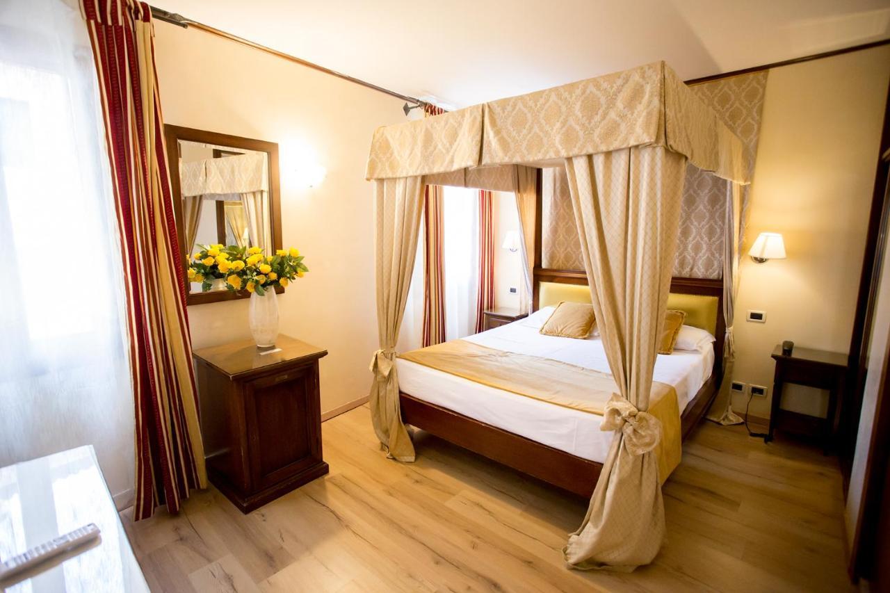 Superior Double Room Canal View