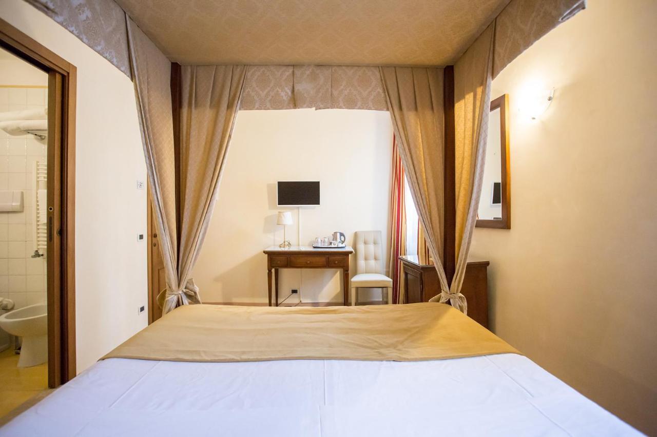 Superior Double Room Canal View