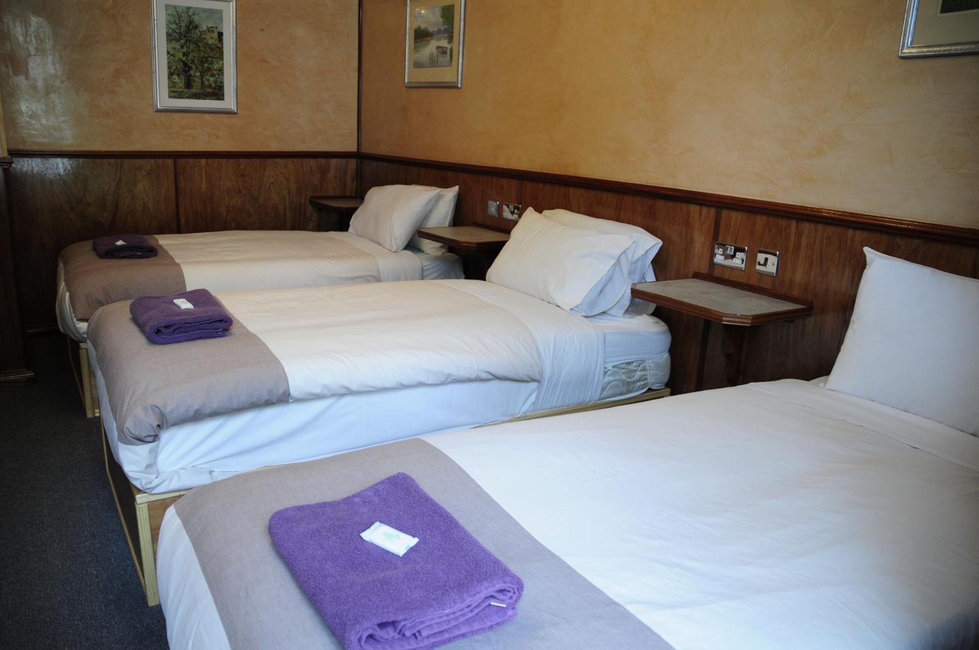 Basic Triple Room