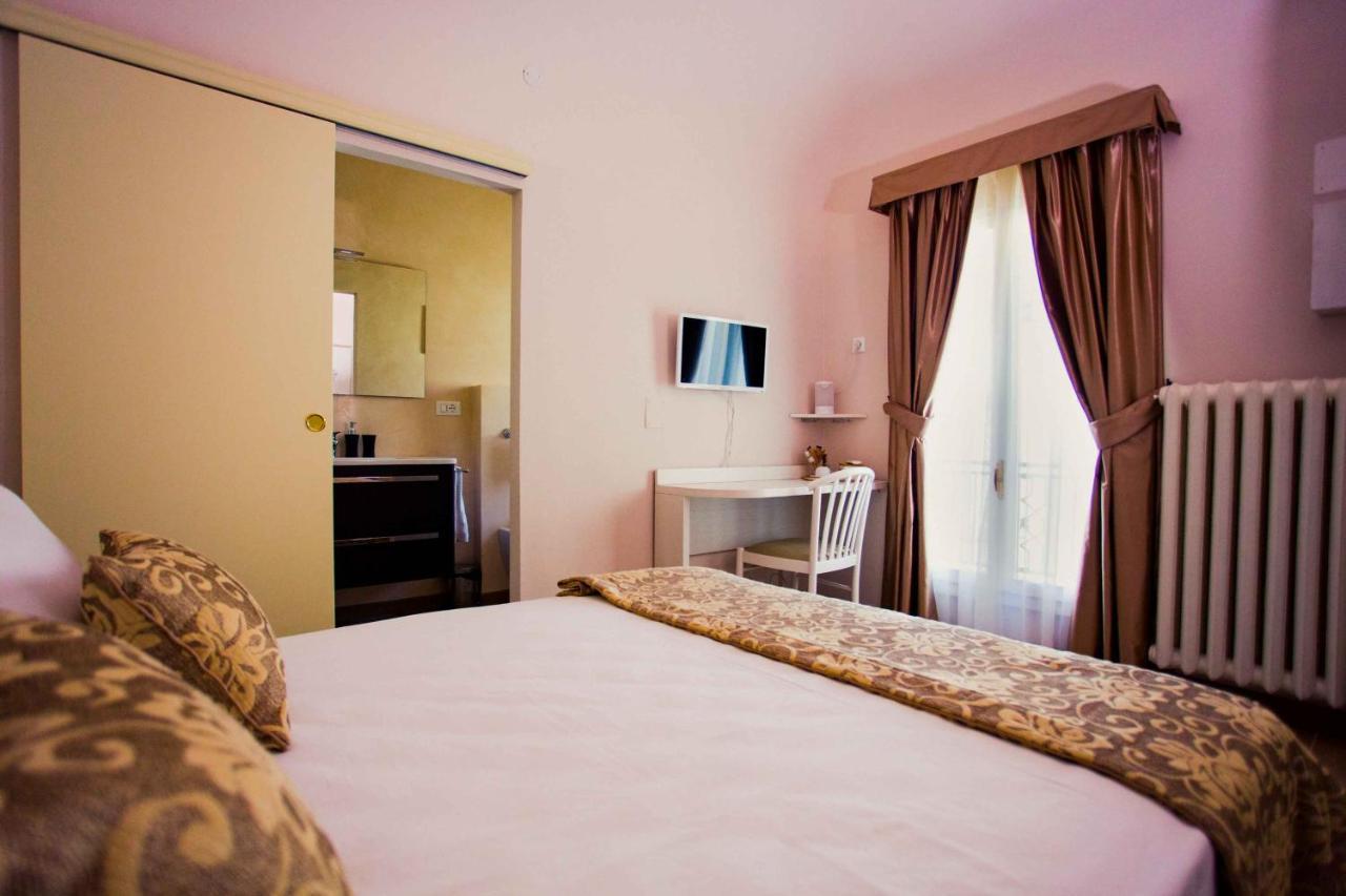 Budget Double Room,974669887:JPEG