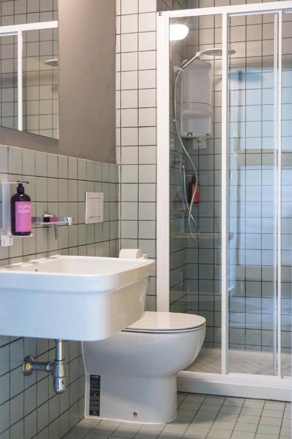 Bed in een Gemengde Slaapzaal met 6 Bedden