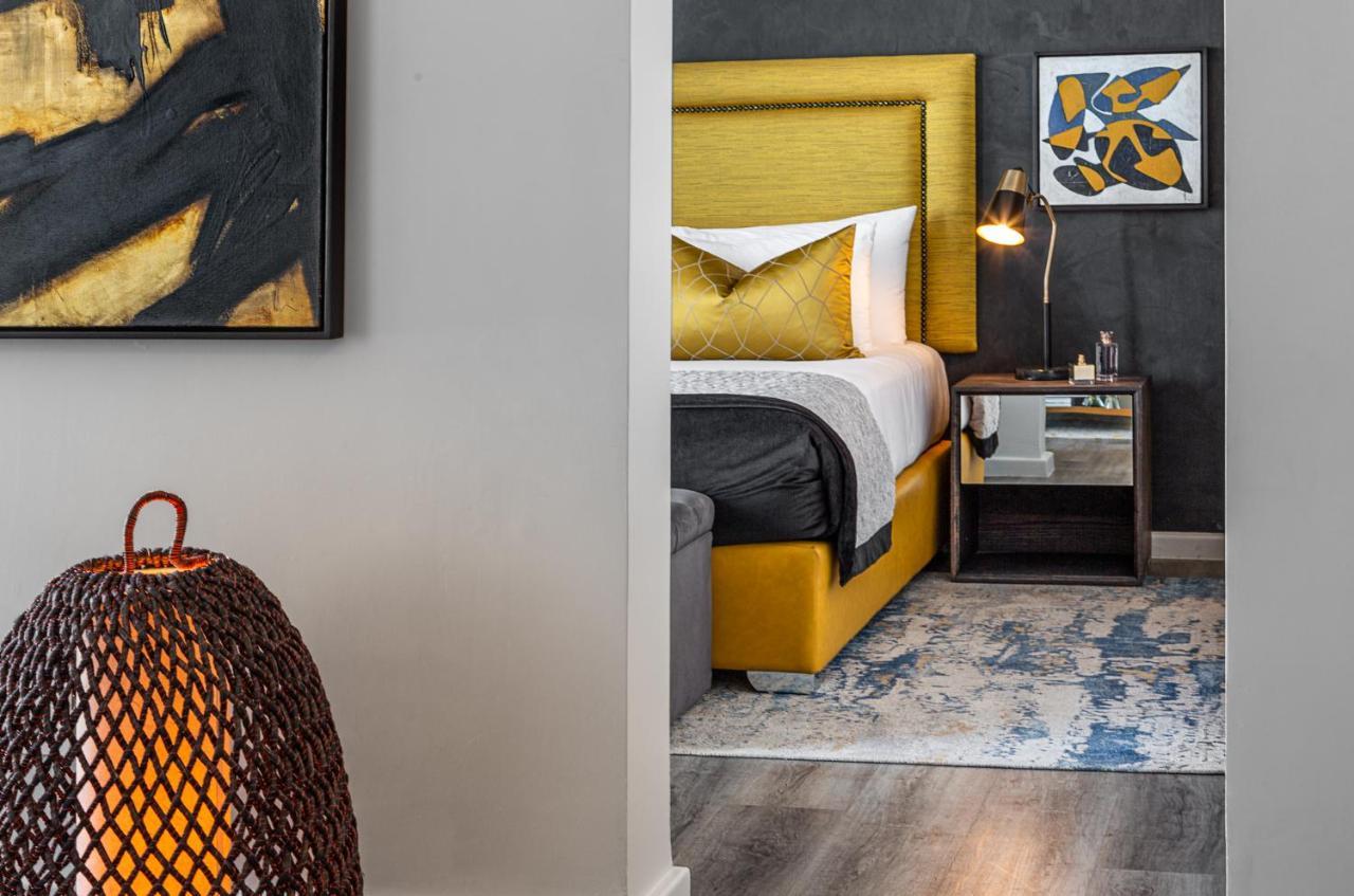 Signature Suite