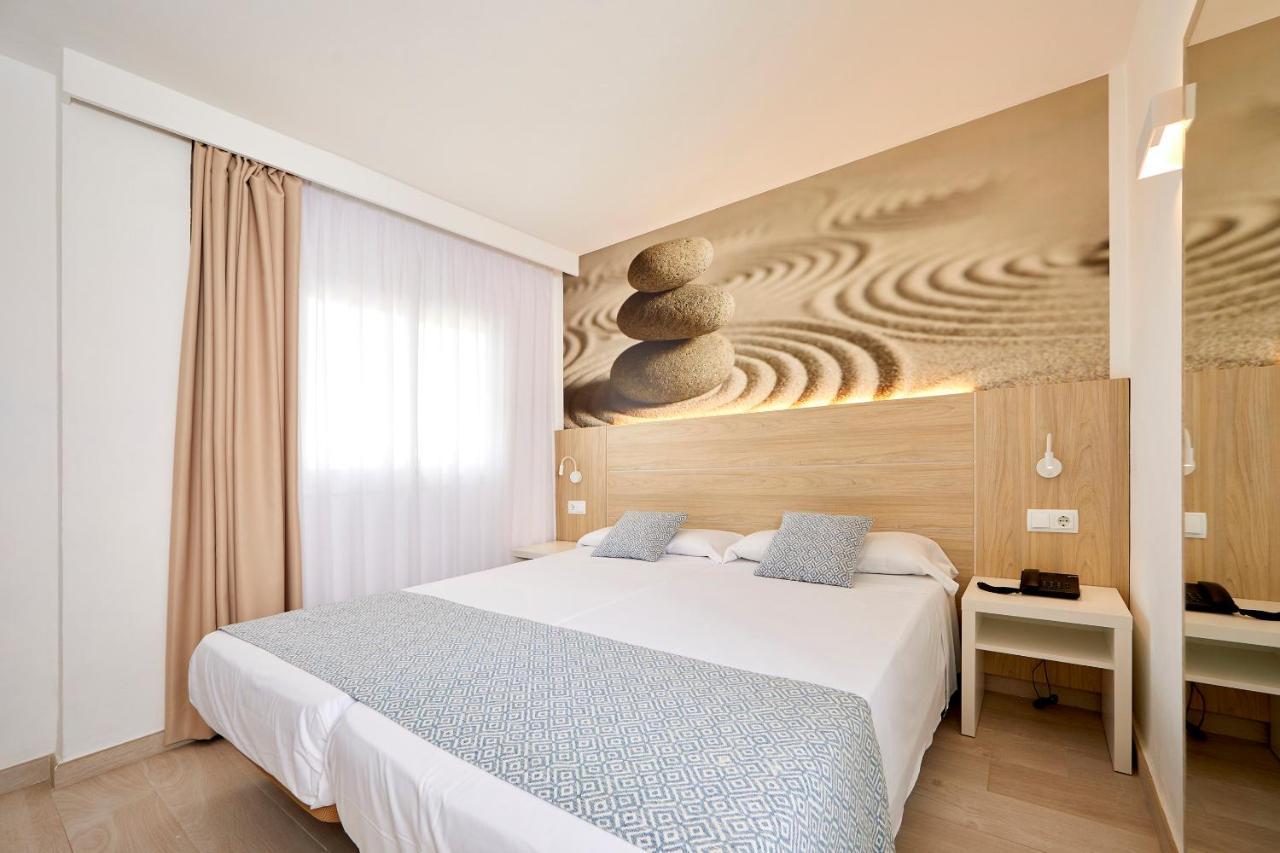 One-Bedroom Apartment Sea View