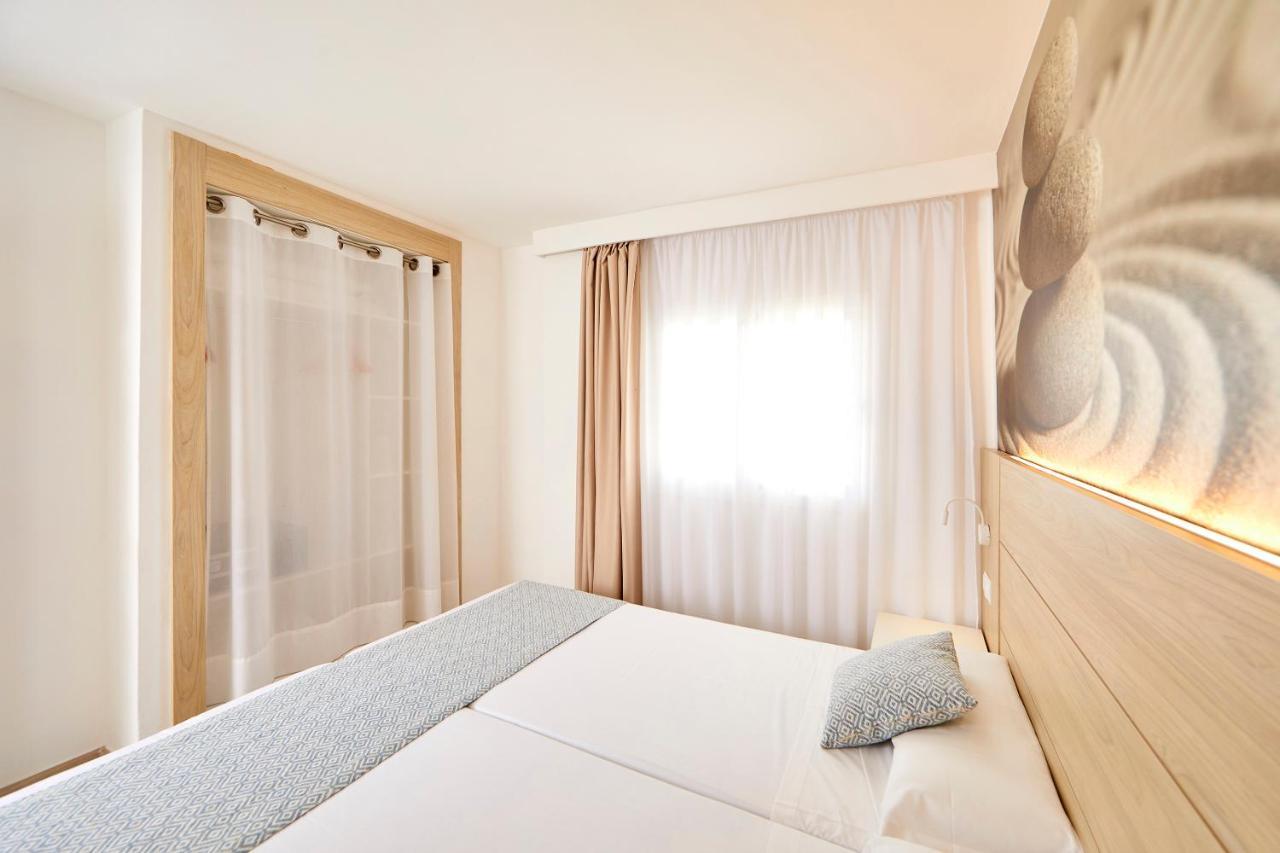 One-Bedroom Apartment Sea View