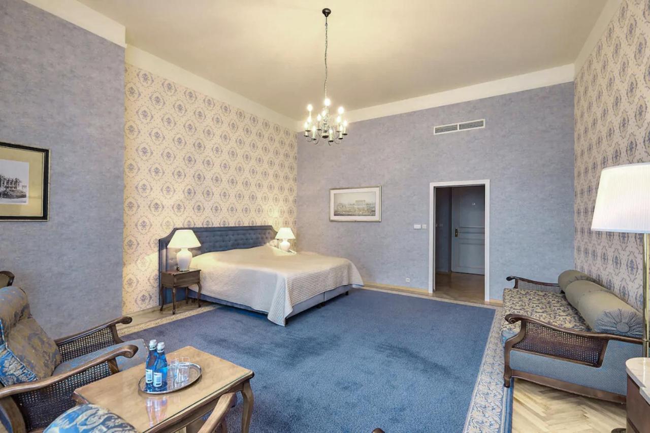 Deluxe Double Room,1083808711:JPEG