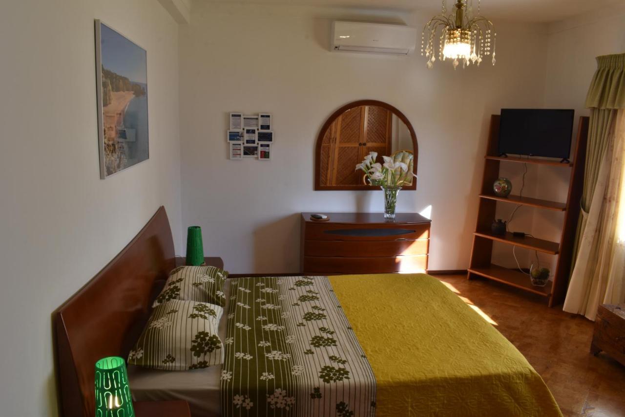 Quarto Duplo com Casa de Banho Partilhada