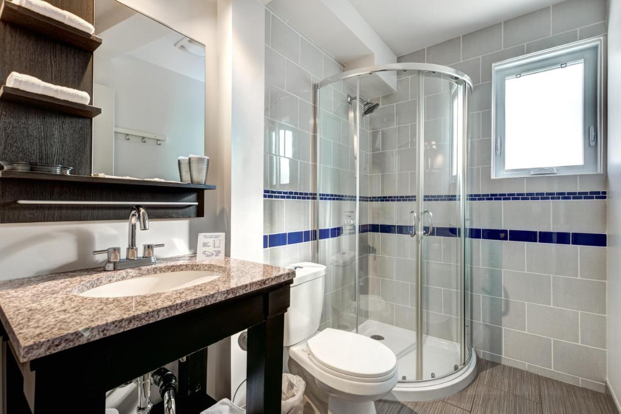 Queen Room Spa Bath