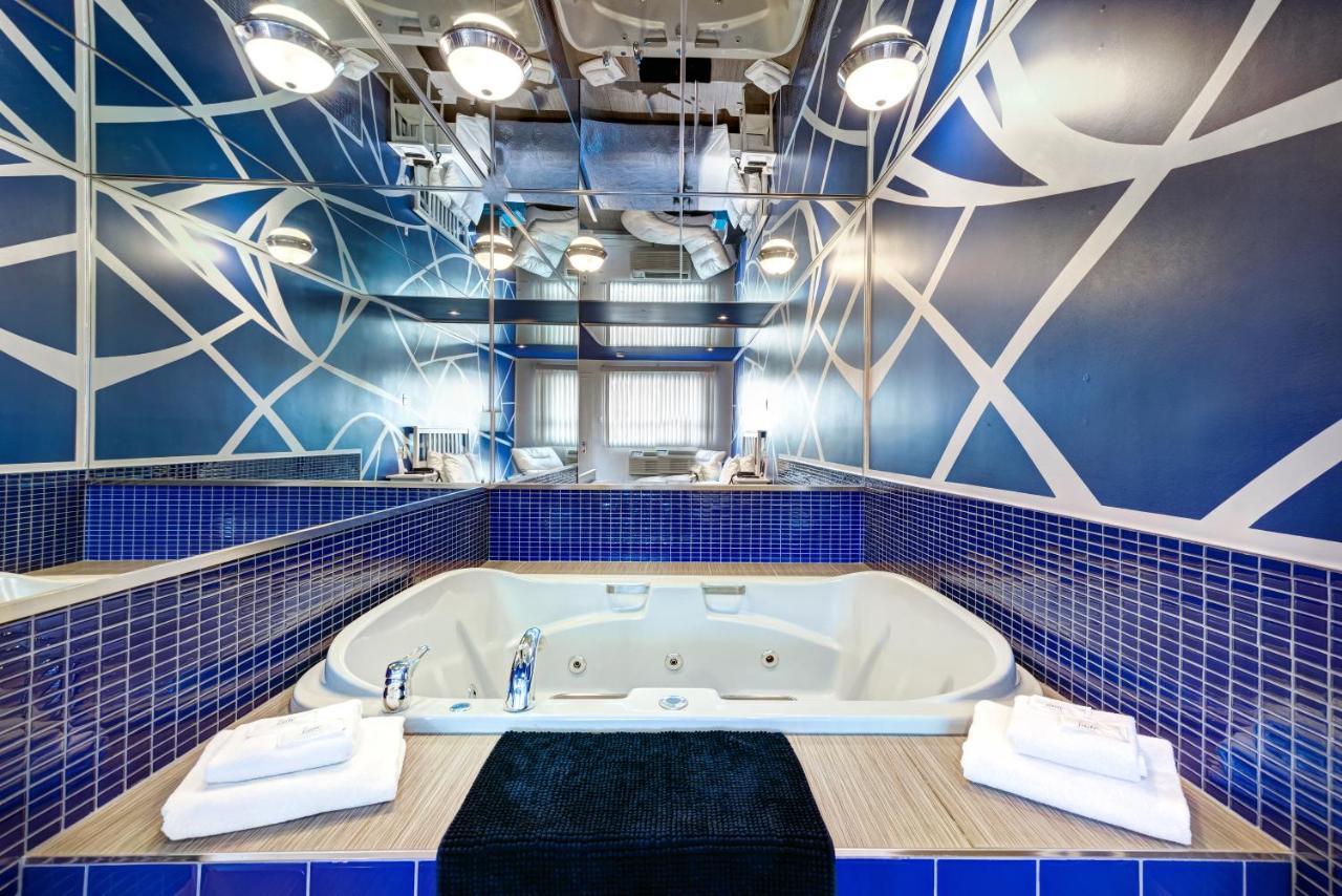 Queen Room Spa Bath