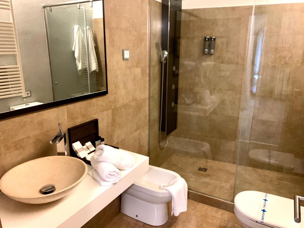Standard Family Room,973740835:JPEG