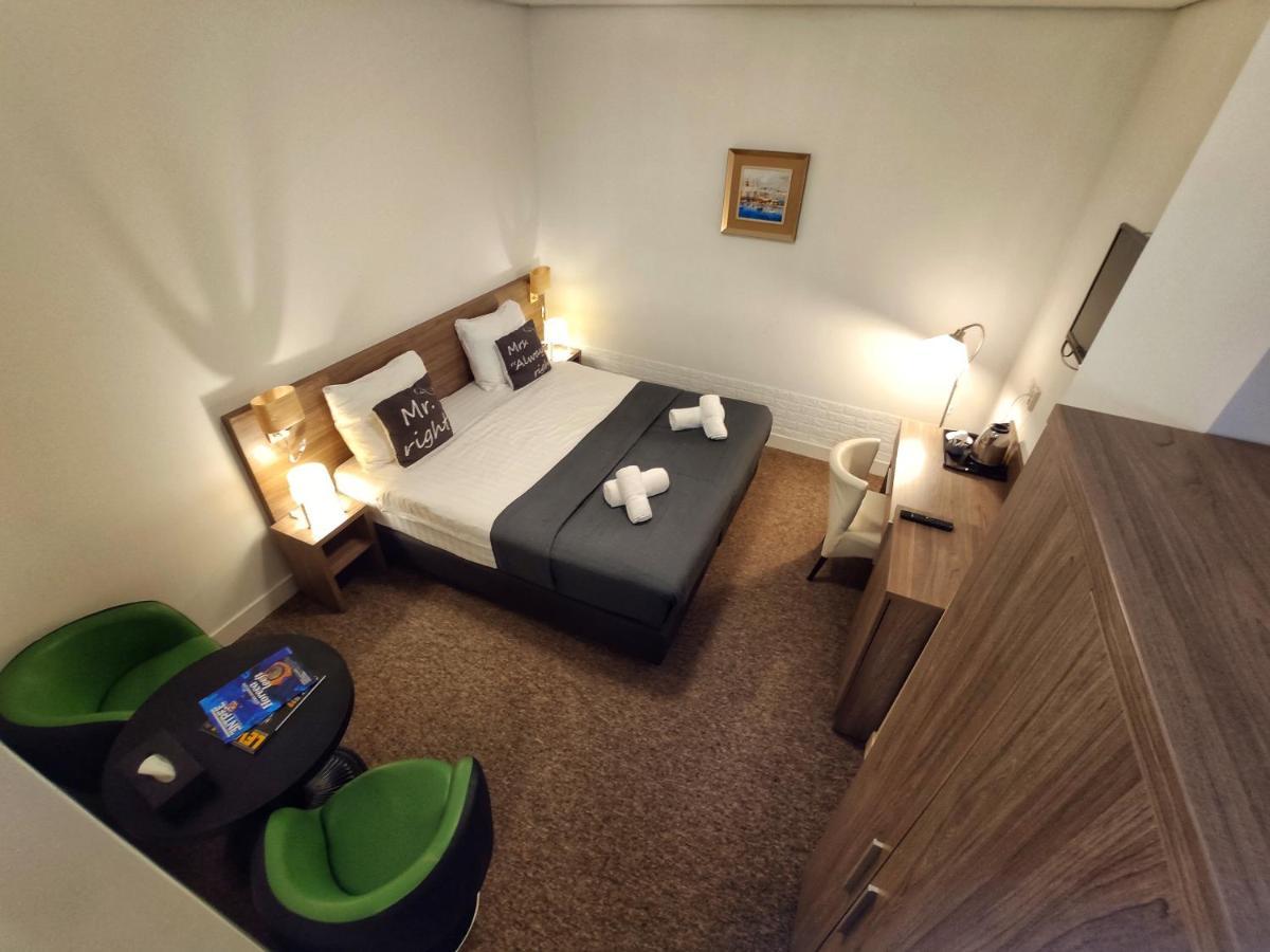 Double or Twin Room No Window