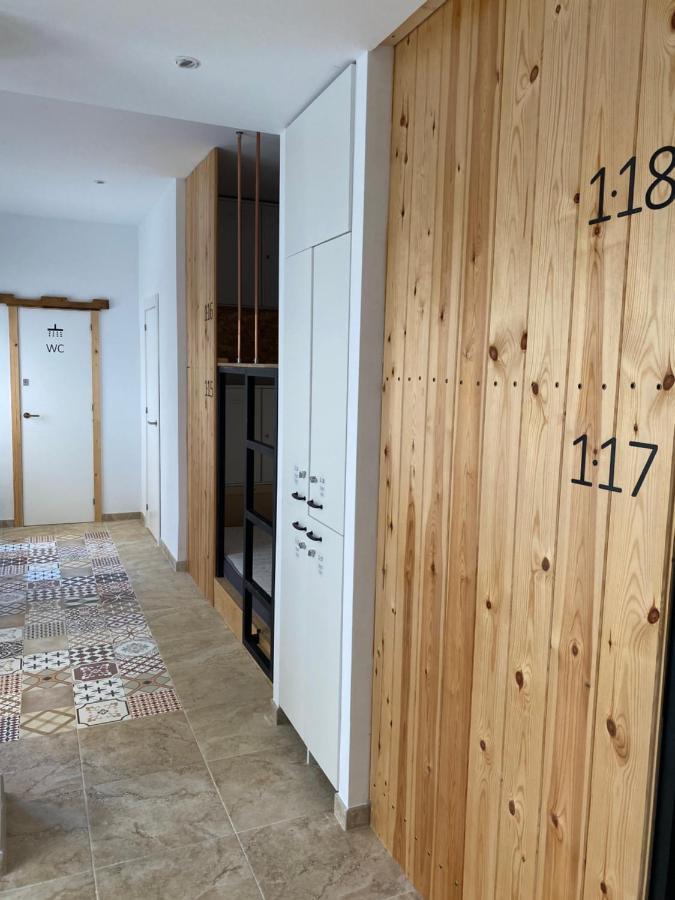Bed in een Gemengde Slaapzaal met 16 Bedden