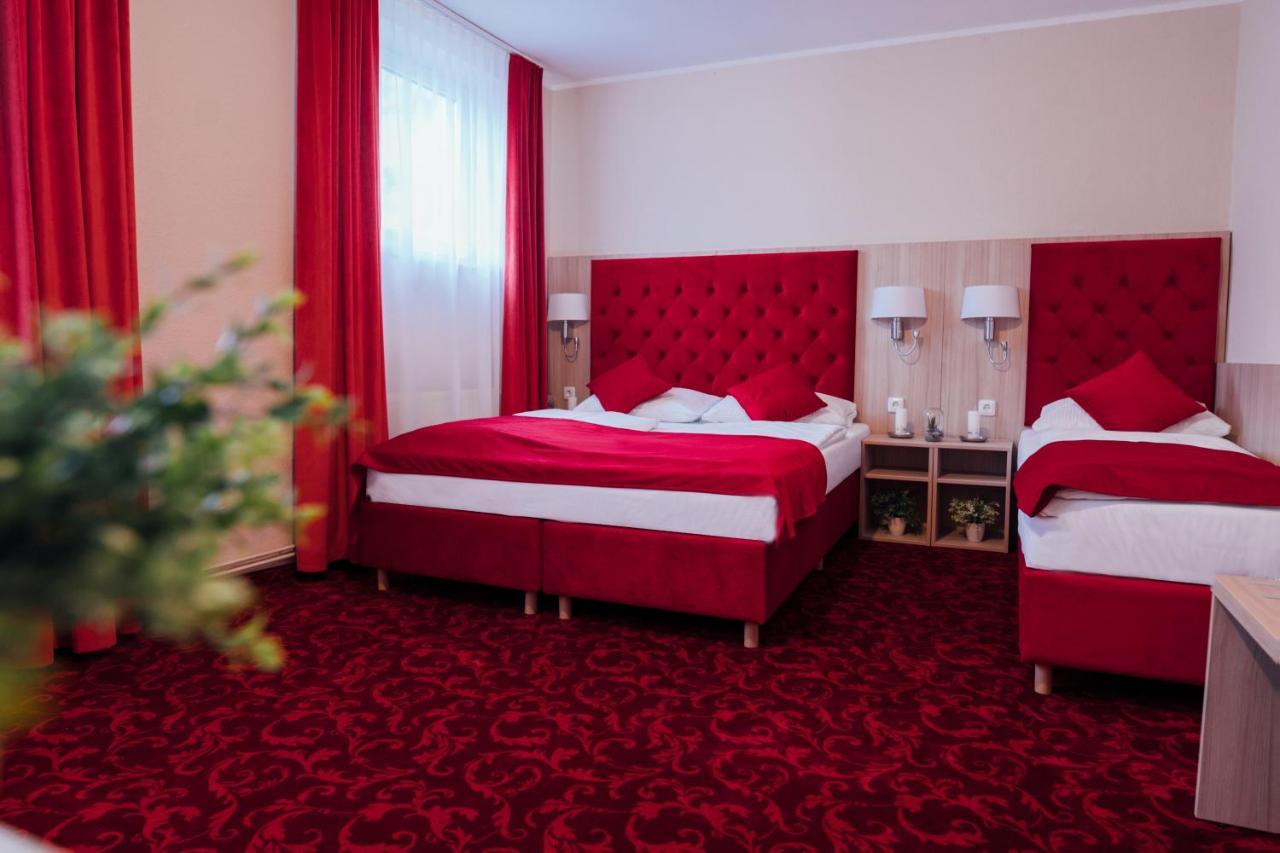 Basic Triple Room