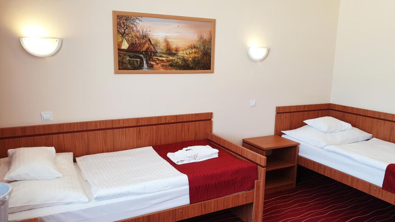 Standard Triple Room 3 Single Beds