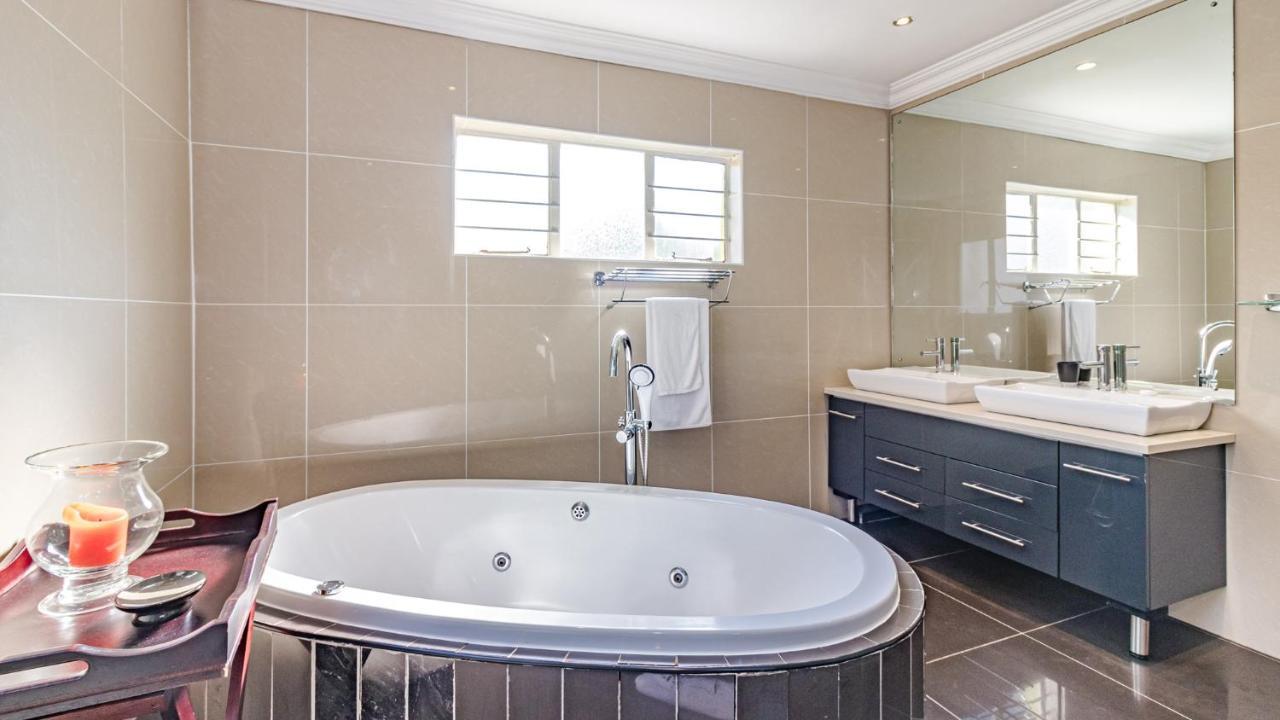 Luxury Room Spa Bath