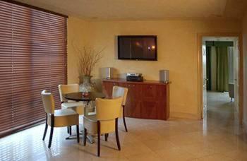 One-Bedroom Suite View,971678380:JPEG