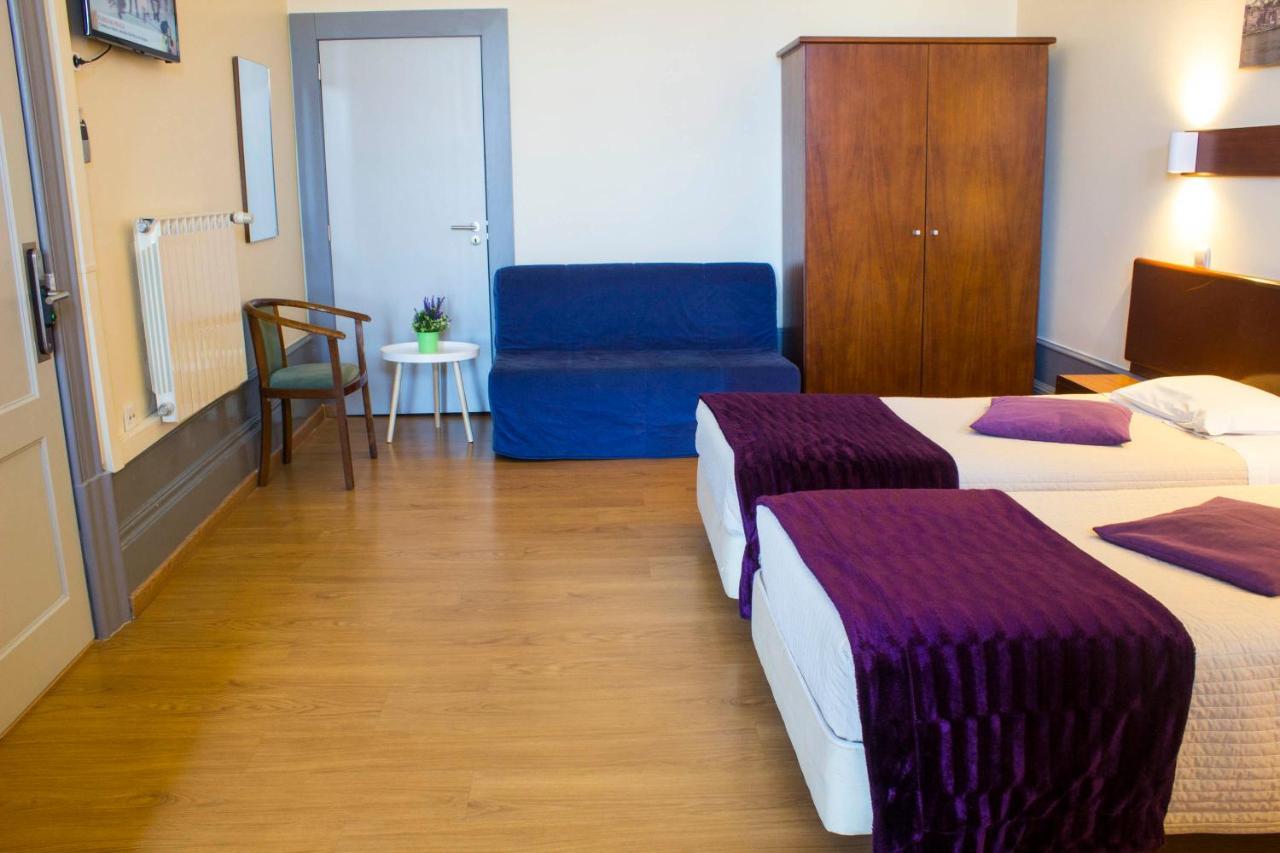 Suite Familiare con Balcone e Vista Giardino