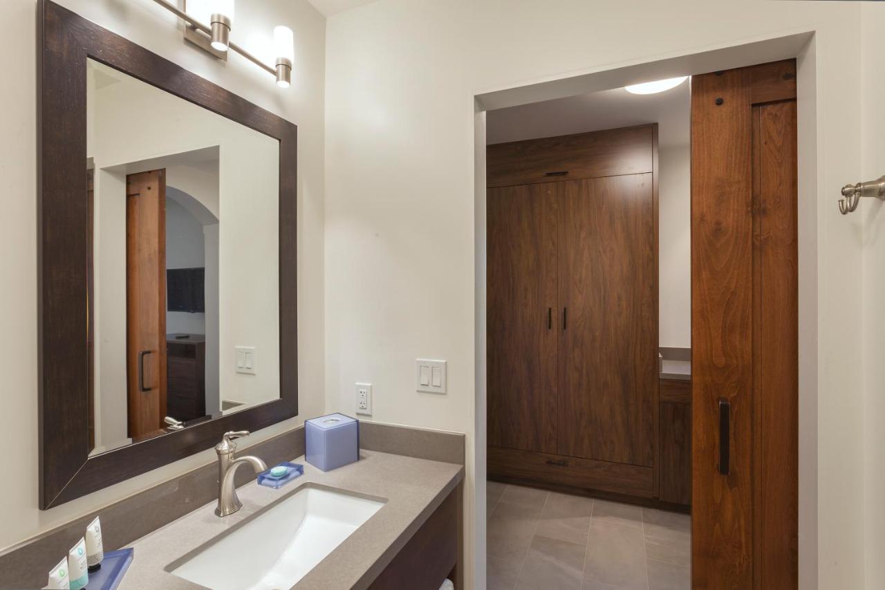 Quarto com 1 Cama King-size e Varanda