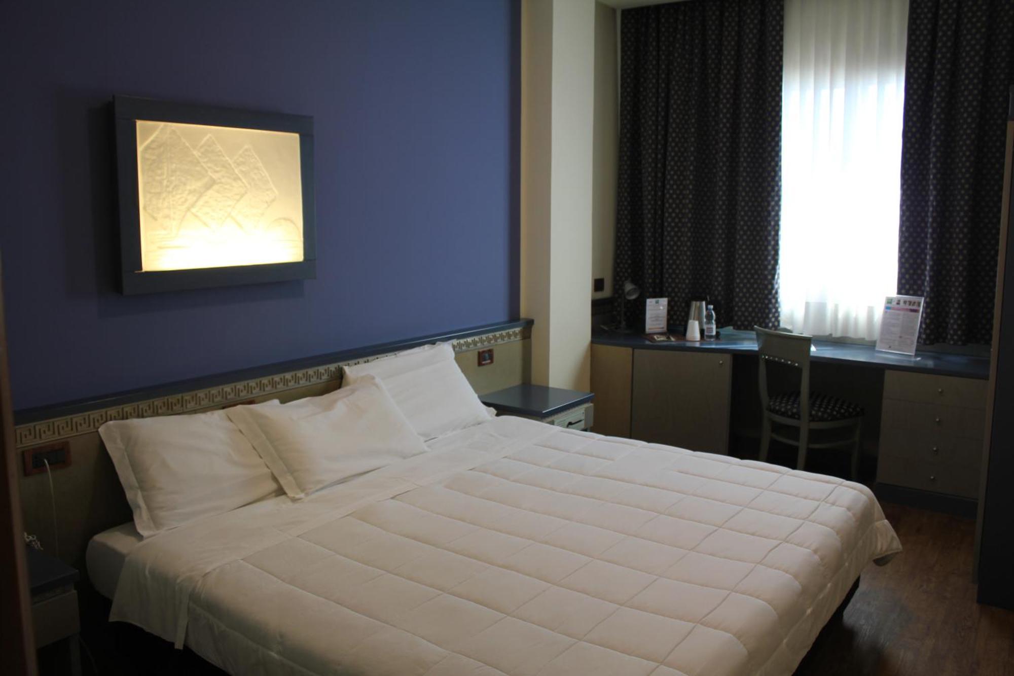 Standard Double Room,682312032:JPEG