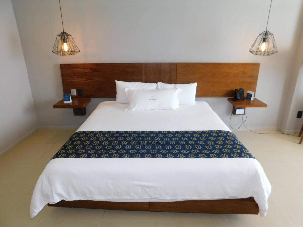 Standard Room Lagoon View 1 King Bed,989679550:JPEG