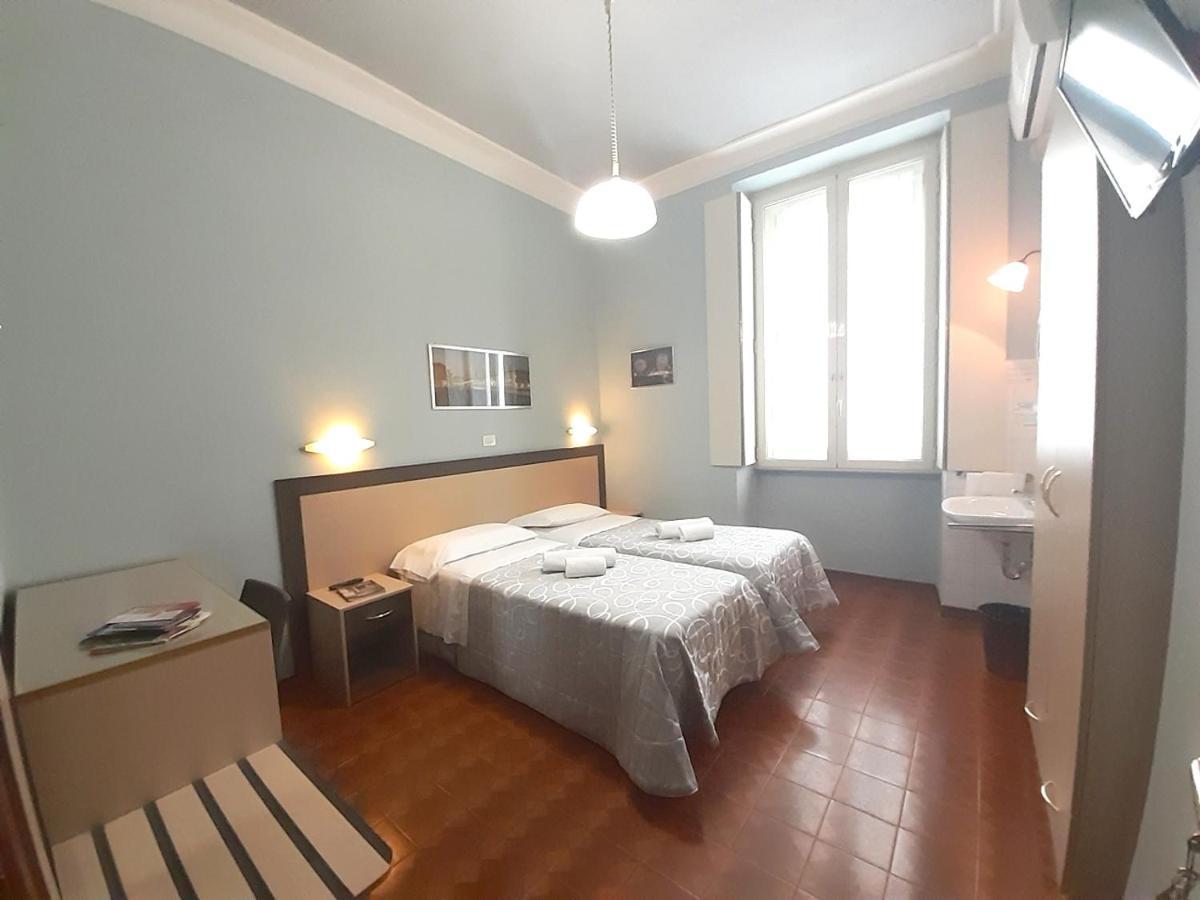 Doppel-/Zweibettzimmer mit Gemeinschaftsbad