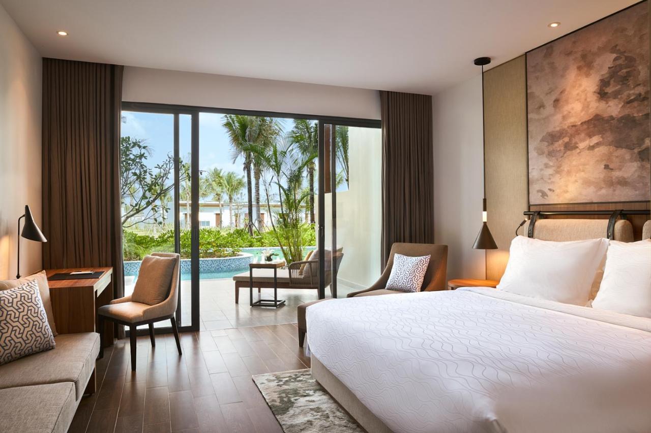 Superior King Room with Direct Pool Access,1731647490:JPEG