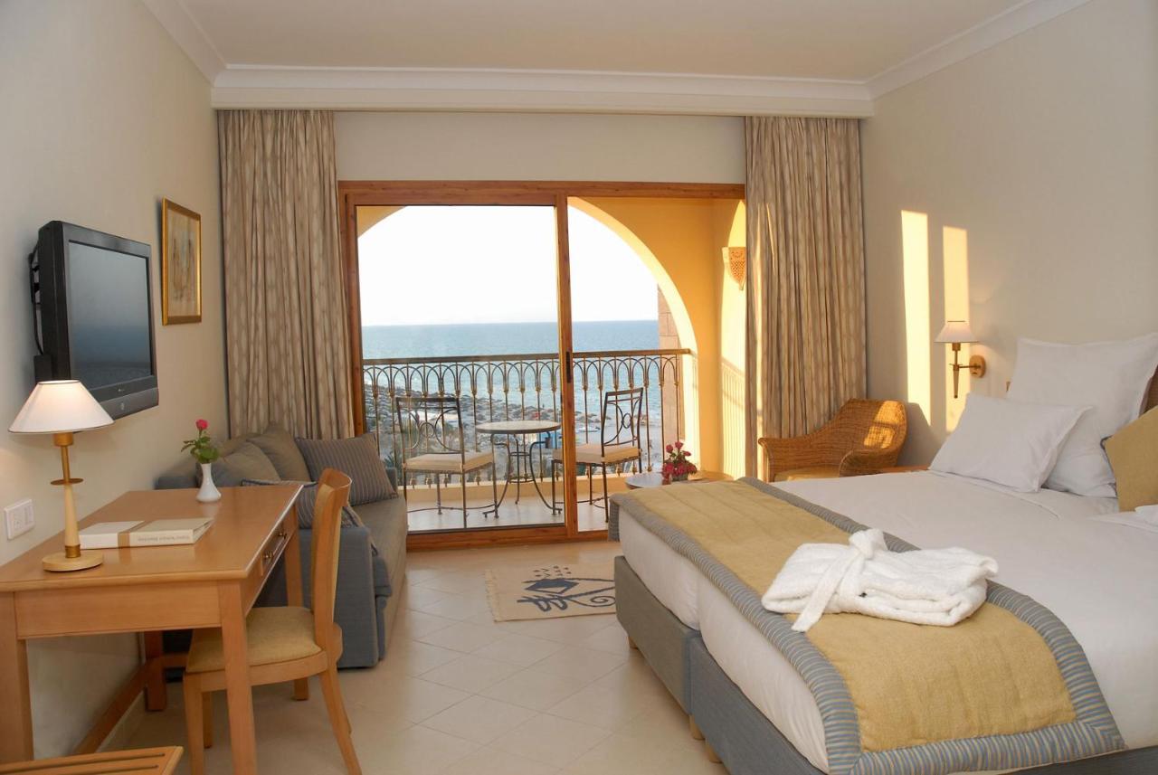Classic King Room Partial Sea View