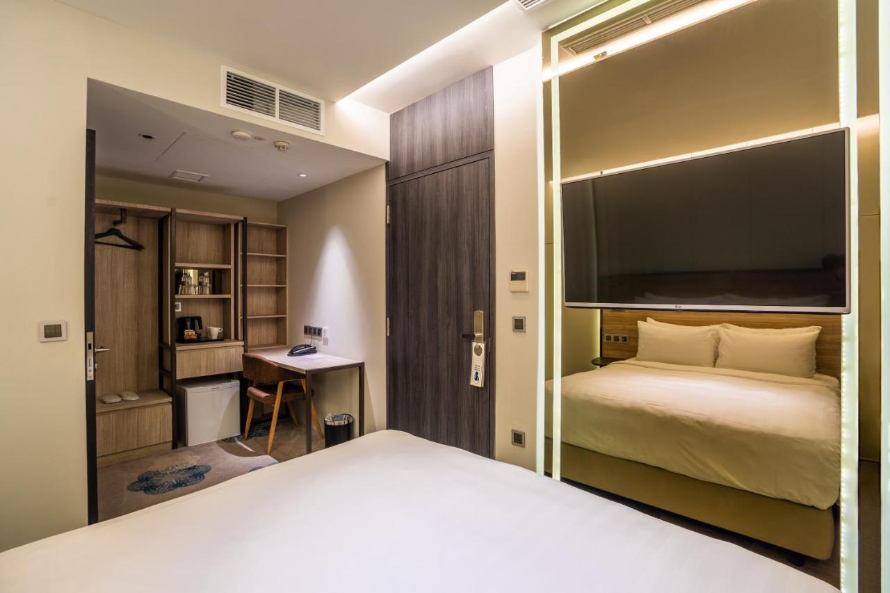 Superior Double Room without windows ll