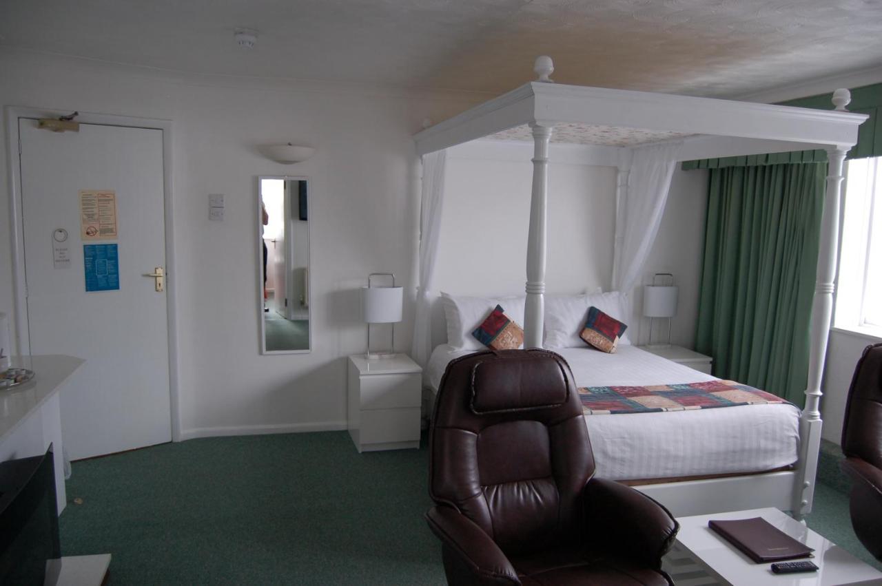Double Room with Four Poster Bed